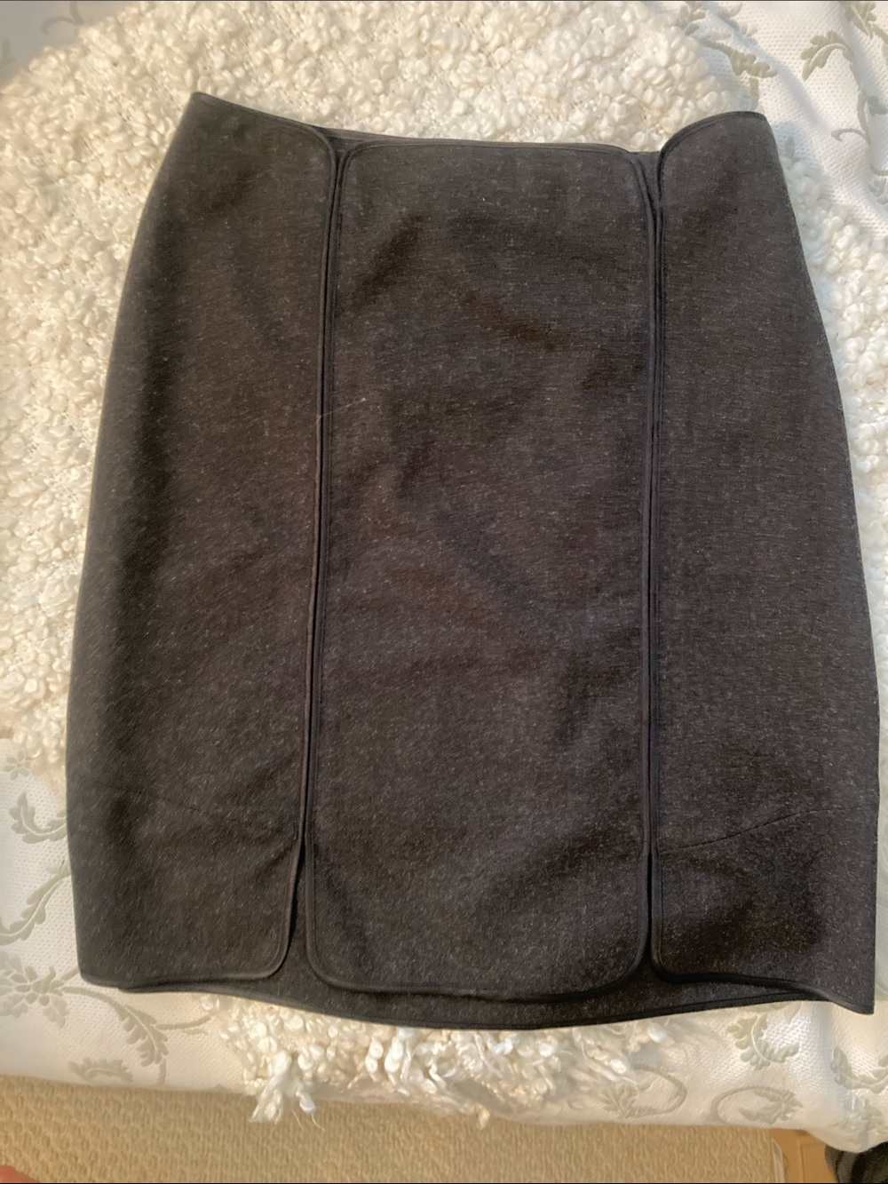 Grace grey pencil skirt size 8P like new